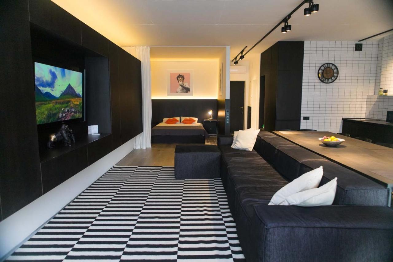 Stylish 1 Bedroom Studio Near Most City ドニプロペトロウシク エクステリア 写真