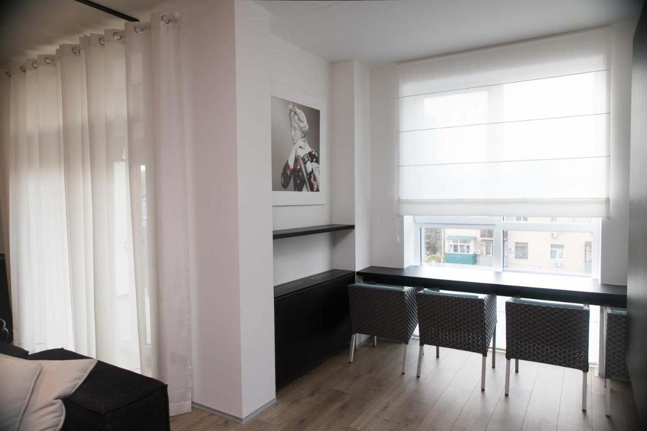 Stylish 1 Bedroom Studio Near Most City ドニプロペトロウシク エクステリア 写真