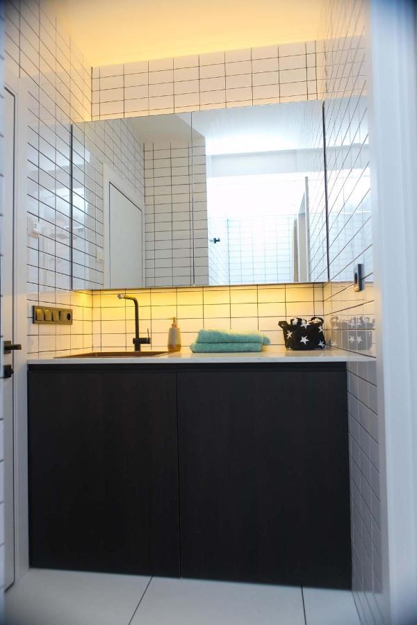 Stylish 1 Bedroom Studio Near Most City ドニプロペトロウシク エクステリア 写真