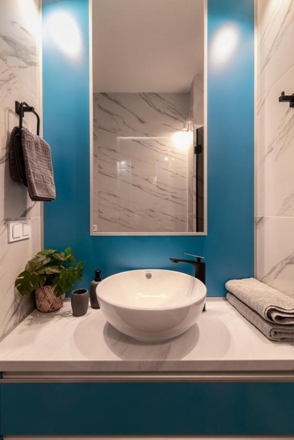 Stylish 1 Bedroom Studio Near Most City ドニプロペトロウシク エクステリア 写真