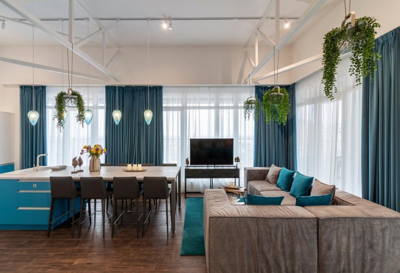 Stylish 1 Bedroom Studio Near Most City ドニプロペトロウシク エクステリア 写真